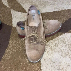 Bass women’s shoes sz 8 brown suede